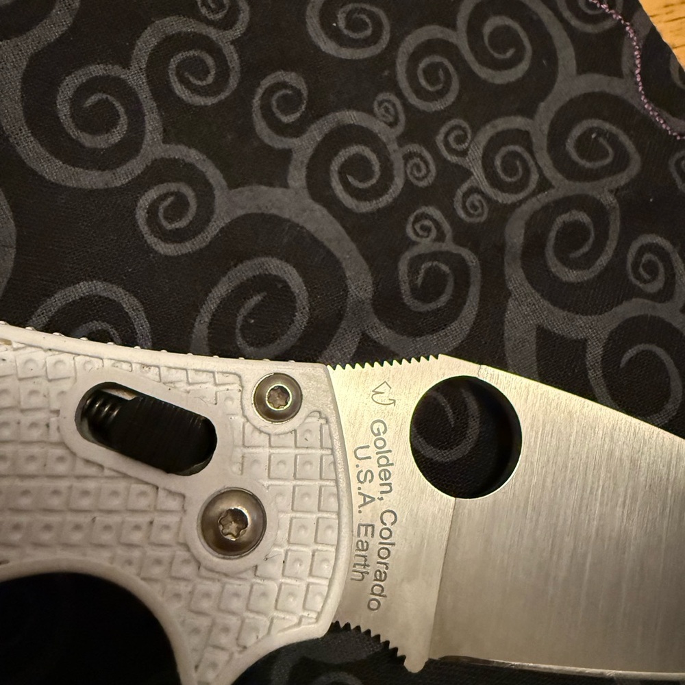 SPYDERCO MANIX 2 WHITE FRN - Picture 10 of 10